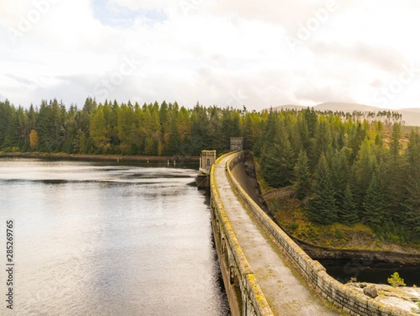 Obraz Loch Laggan Dam in Scotland