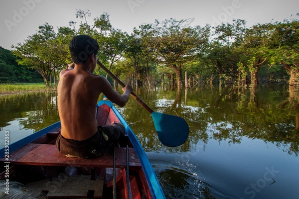 Obraz traditional fishermen in indigenous territory and protected area on the Tapajós River, Amazon - Brazil