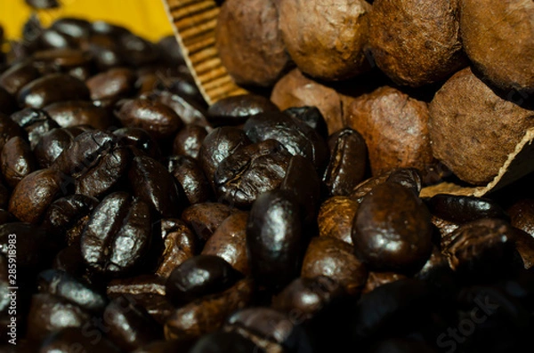 Fototapeta coffee beans on black background