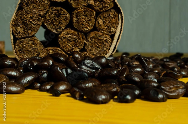 Fototapeta coffee beans on black background