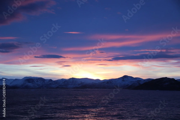 Fototapeta Sonnenuntergang im Winter in Norwegen