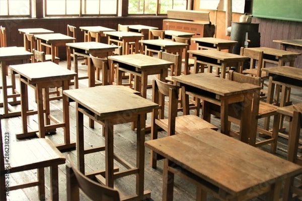 Fototapeta 古びた校舎の教室