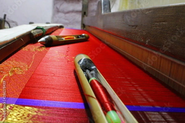 Obraz hand loom silk sarees weaving process threading material