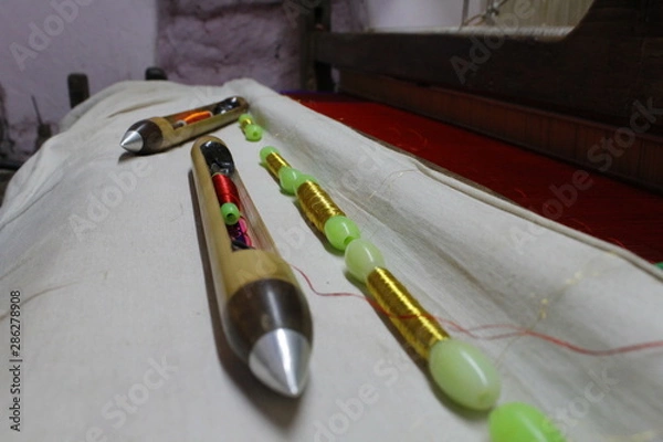 Obraz hand loom silk sarees weaving process threading material