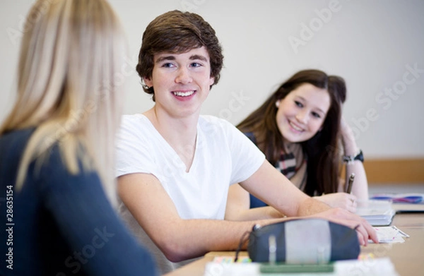 Fototapeta junger attraktiver dynamischer Student