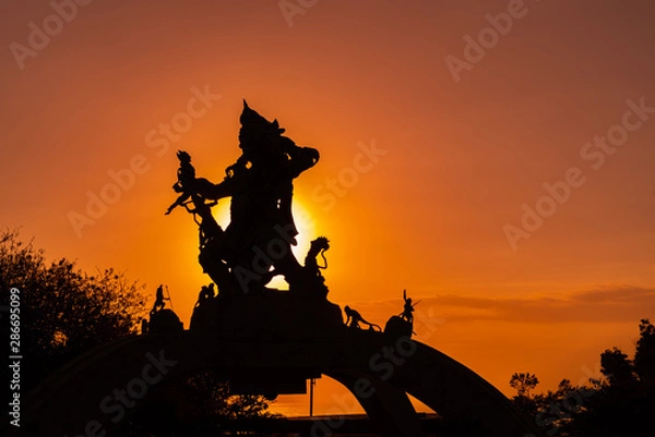 Obraz Uluwatu Temple Statue with Sunset 2