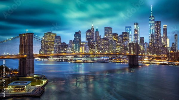 Fototapeta wspaniały widok na dolny Manhattan i Brooklyn Bridge w Nowym Jorku