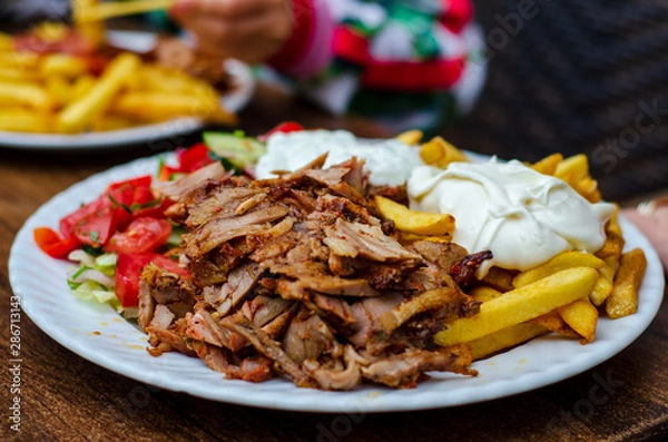 Obraz Mięso Doner z frytkami