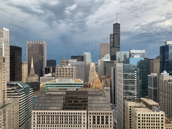 Fototapeta Beautiful storm rolling in over skyscrapers of Chicago Loop
