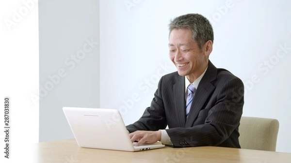 Fototapeta ビジネスマン・パソコン