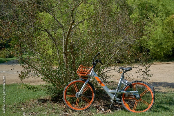 Obraz bicicleta esperando para ser usada