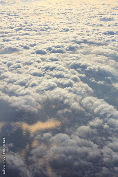 Obraz 上空　雲の上より空撮
