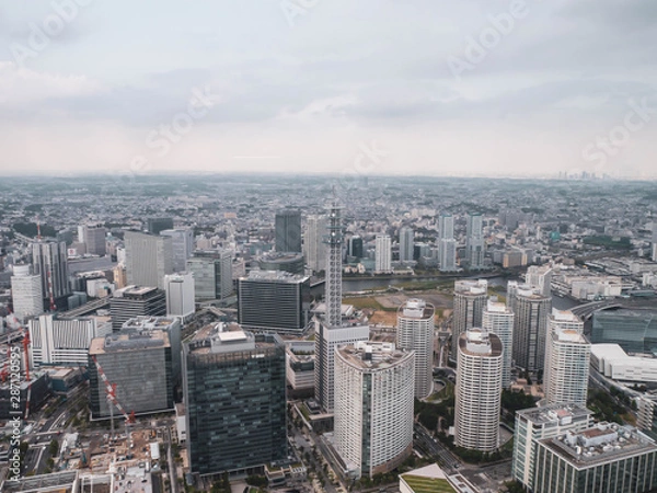 Fototapeta 横浜みなとみらいランドマークタワーからの港湾都市展望