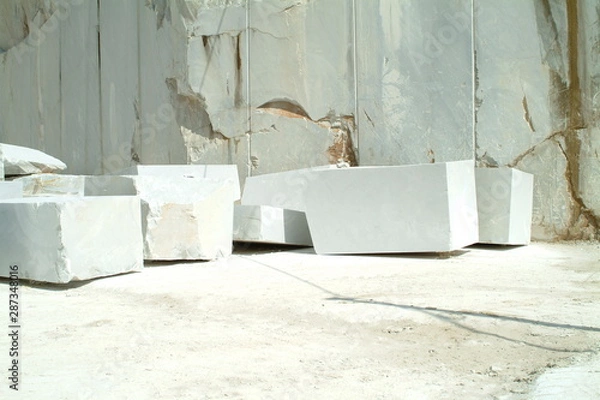 Obraz Bloki białego marmuru w pobliżu kamieniołomów, Carrara