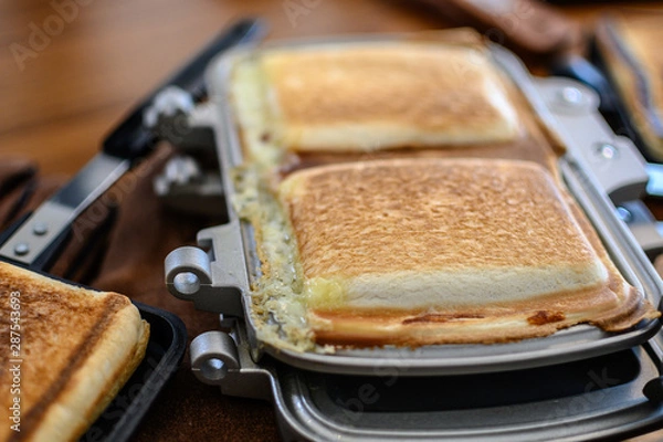 Fototapeta ホットサンドをつくる