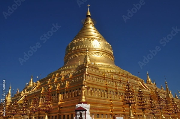 Obraz Myanmar sightseeing: Golden Shwezigon Pagoda Bagan