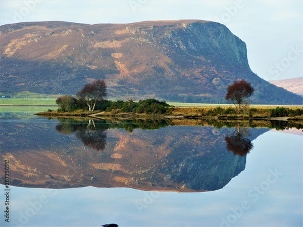 Obraz Loch Brora Carrol Rock Reflection