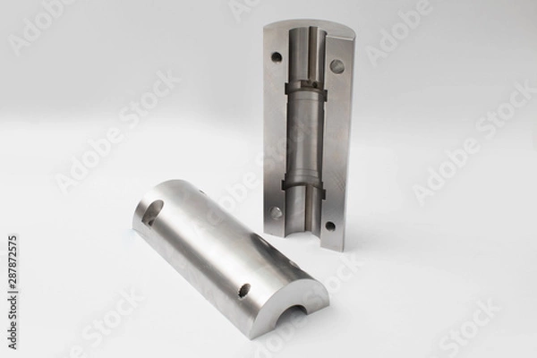 Obraz the split coupling for pump system