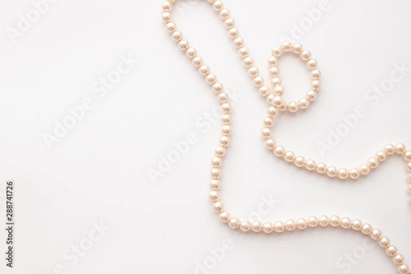 Obraz Pearls on white background