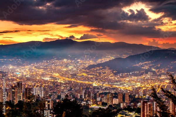 Obraz Coucher de soleil sur Medellin