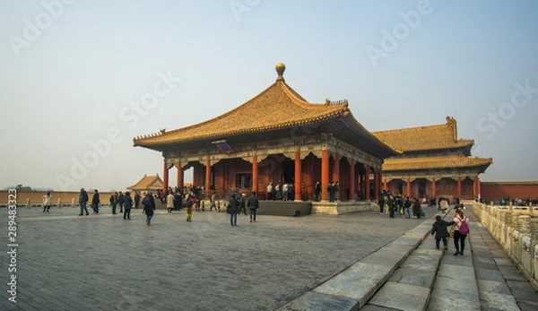 Fototapeta A nice day at the Forbidden City in Tiananmen square in the city center, this place used to be only for the emperor, now crowds are coming to see that iconic place.