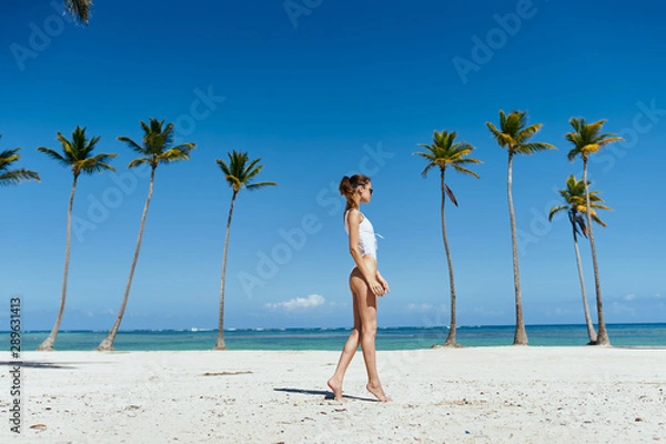 Obraz woman on the beach