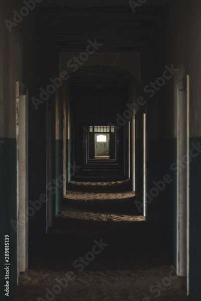 Obraz creepy abandoned corridor 