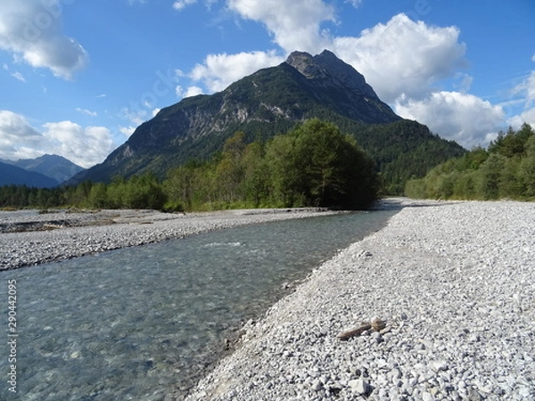 Obraz fluss lech mit bergen 