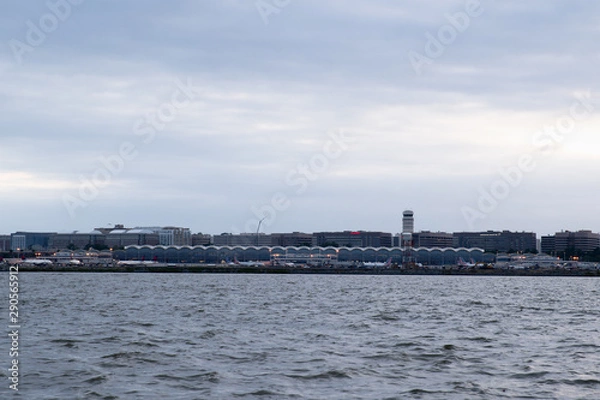 Fototapeta Ronald Raegan Airport Across From Haines Point on a Stormy Day