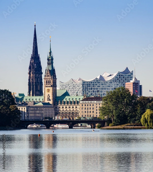 Fototapeta Hamburg widok na alsterę zewnętrzną do ratusza, za kościołem Mikołaja i salą koncertową