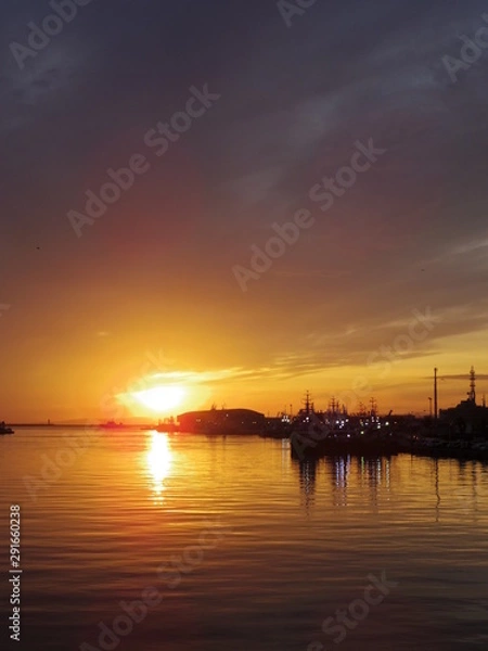 Fototapeta 北海道釧路港に沈む夕日