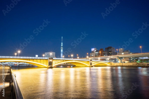 Fototapeta 隅田川の風景　ライトアップした蔵前橋
