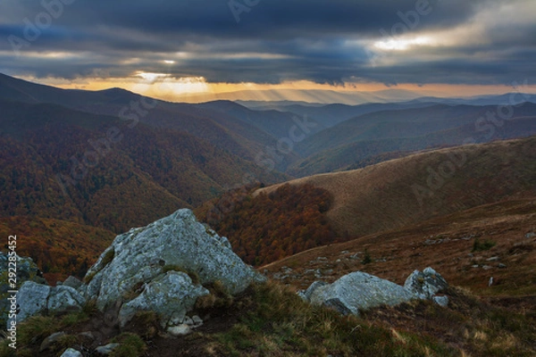 Fototapeta Fantastic evening on the Borzhava mountain range in the Ukrainian Carpathians in the midst of the autumn season