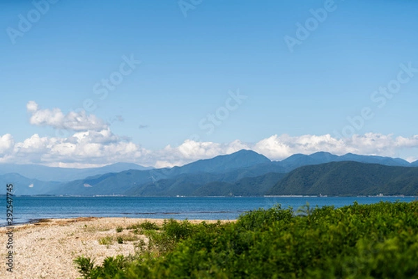 Fototapeta 湖の向こうに見える山
