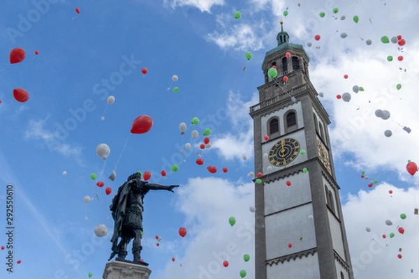 Fototapeta Turamichele celebration with ballons in front of Perlach tower in Augsburg, Germany, Bavaria
