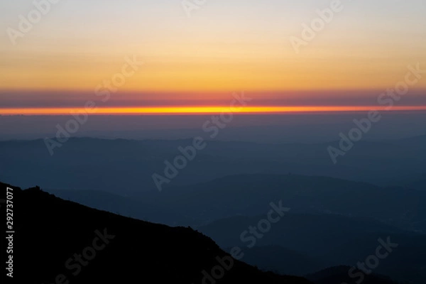 Fototapeta Mountain layers at sunset in Detrelo da Malhada, Arouca Geopark, Portugal