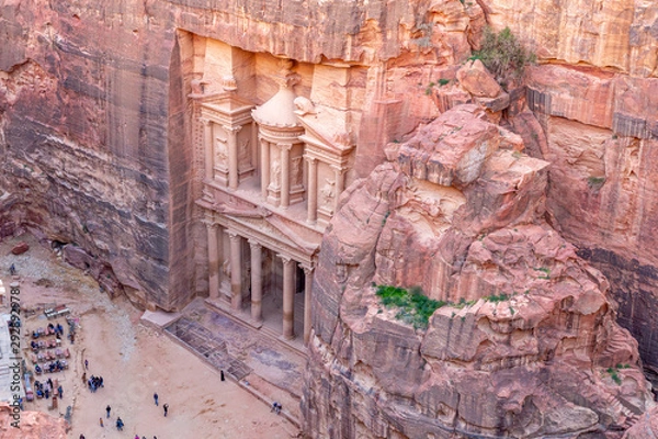 Fototapeta Al Khazneh. It is the treasury in Petra ancient city. Petra is the main attraction of Jordan. Petra is included in the UNESCO heritage list.
