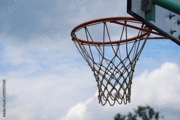 Fototapeta 校庭のバスケットゴール