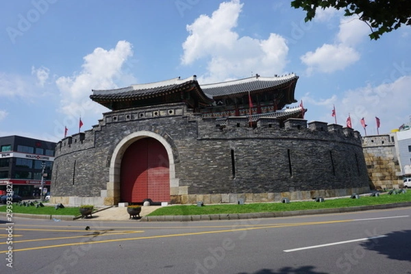 Obraz 水原の城塞都市