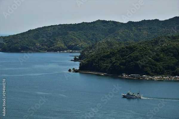 Fototapeta 宮津湾を航行する船