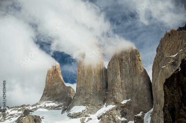 Obraz Montañas y nubes