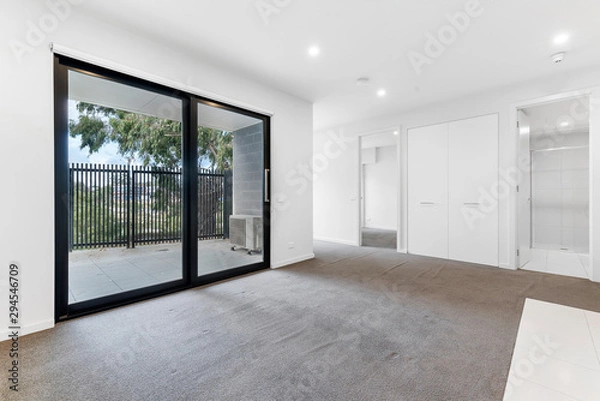 Fototapeta Empty and unfurnished brand new apartment