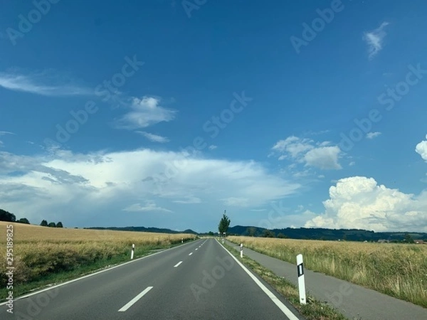 Obraz Autostrasse durch Landschaft in Baden Württemberg, Autofahrt durch Deutschland 