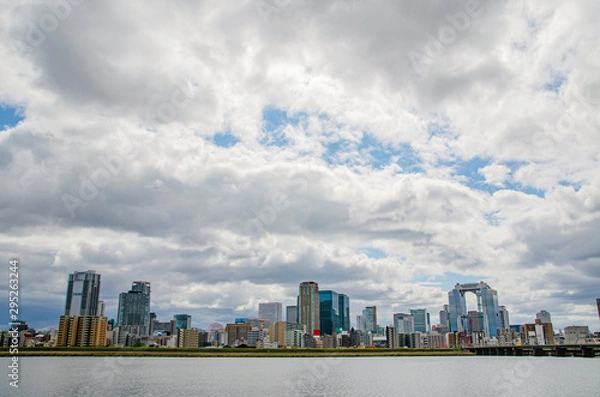 Obraz 淀川河川公園から梅田方面を望む