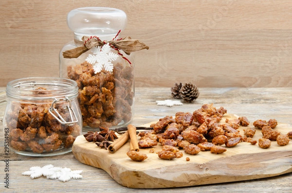 Obraz Gebrannte Mandeln im Glas