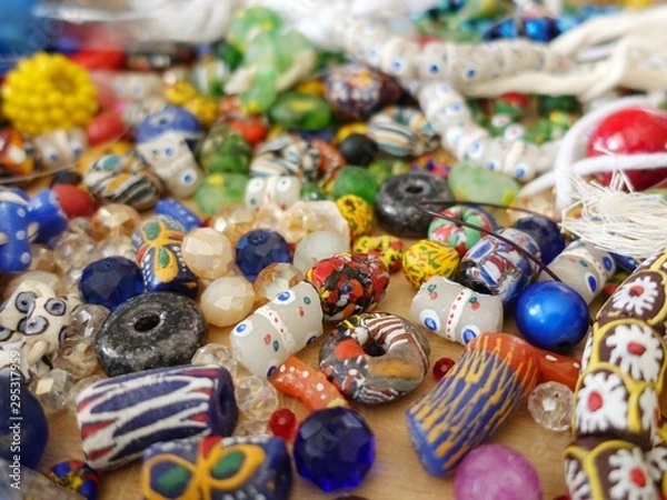 Fototapeta 沢山のアフリカンビーズ