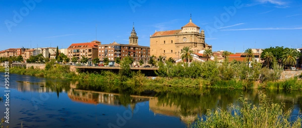 Fototapeta The Tajo River as it passes through Talavera de la Reina, Toledo, Spain