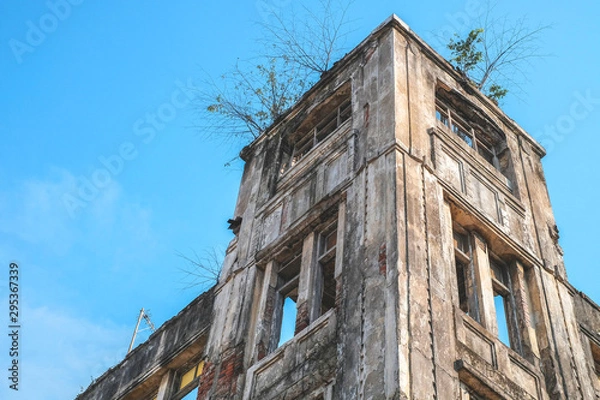 Obraz Old abandoned building with blue sky