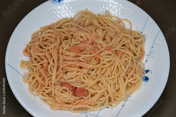 Fototapeta 男の手料理　たらこパスタ