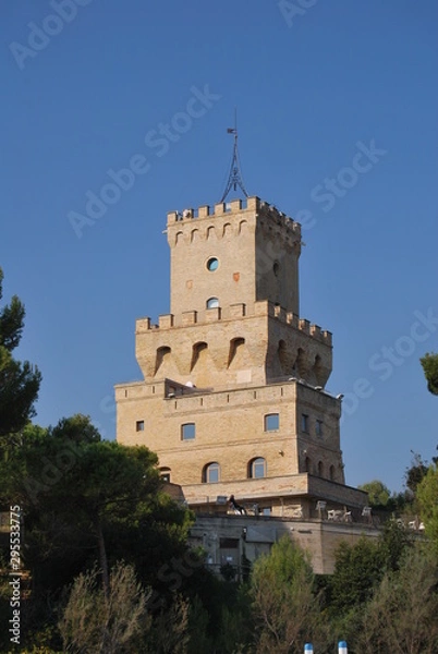 Obraz Pineto e la Torre del Cerrano